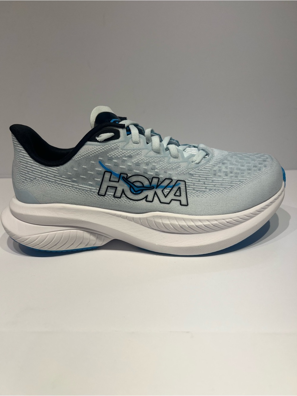 HOKA Mach 6 Running Shoe  Sz 5.5D